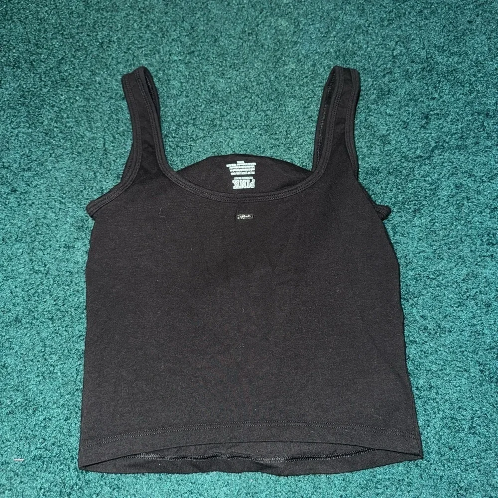 Black VS Pink Cropped Tank! - Picture 4 of 4